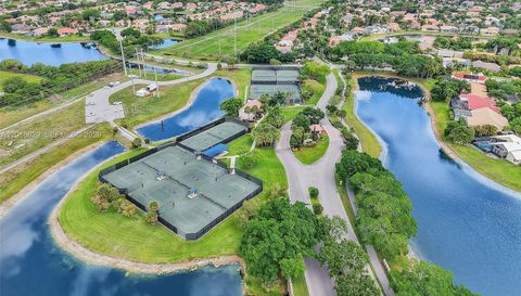 20914 La Questa Ct