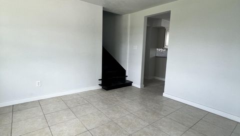 744 Lemon Ave