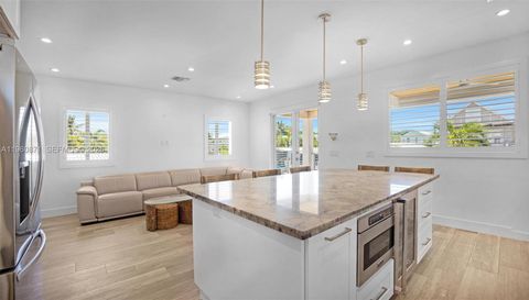 410 Bowie Ln
