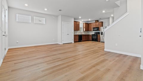 7116 Silver Star LN