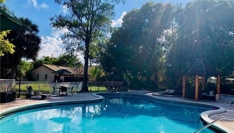 3094 Oakland Forest Dr