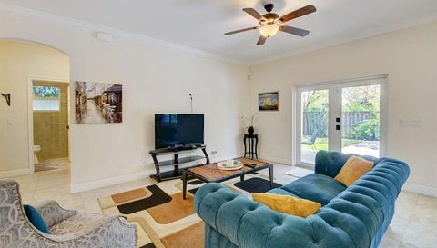 376 Forest Hill Boulevard