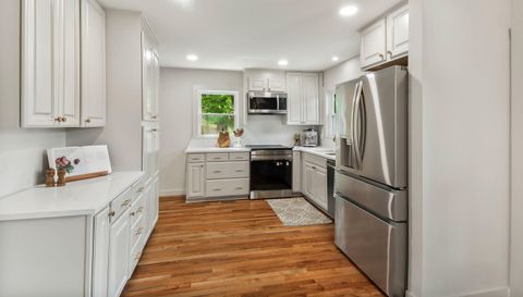 307 Wayside Dr