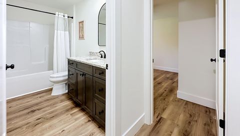 14217 Camelot Pl