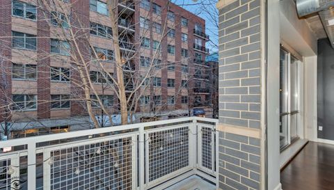 845 N KINGSBURY Street