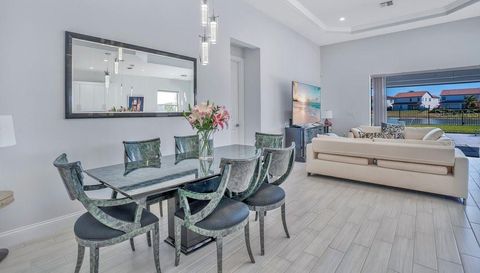 10481 ROYAL CYPRESS WAY