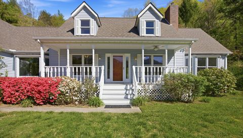 29 Small Mountain Dr