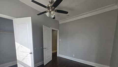 6738 S Prairie Avenue