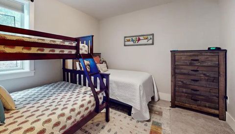 14 E Saddle Notch Ln