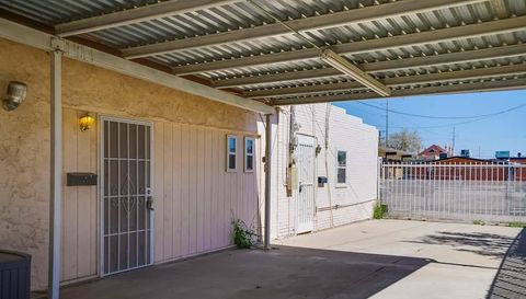 712 N Ochoa St