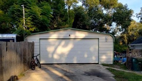 305 LAKESIDE AVENUE