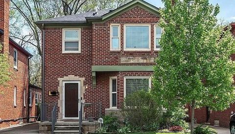 18416 Birchcrest Dr