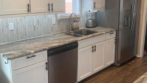 2428 Rolling Hill Dr