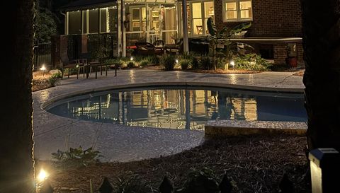 312 E Shepard Ln