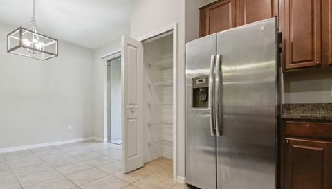 9754 Pembrooke Pines Dr