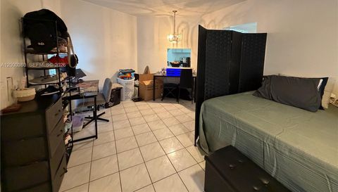 1701 Miami Gardens Dr