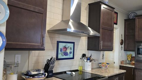 3925 Manatee Club Dr