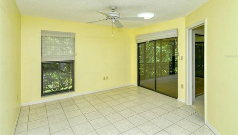 4635 Oak Forest