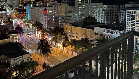 1800 Collins Ave