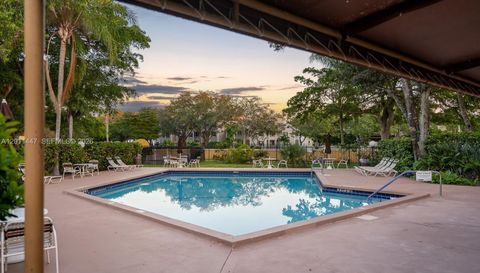 3083 N Oakland Forest Dr