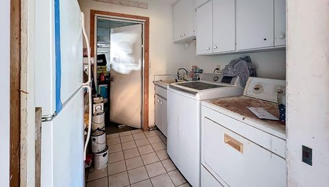 1369 Brookside Dr