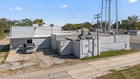 701 E Pearce Boulevard