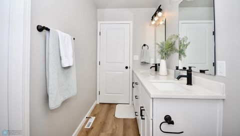 2387 Eagle Valley Drive S