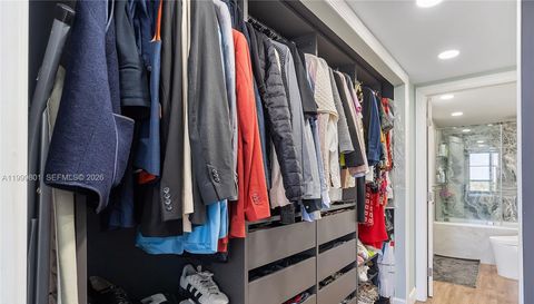 600 Three Islands Blvd