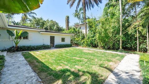 1037 Alfonso Ave