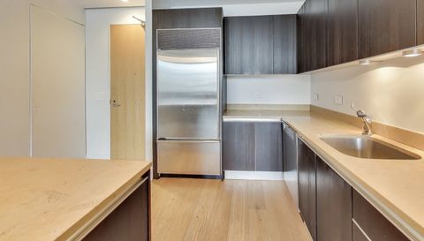 600 N Fairbanks Court