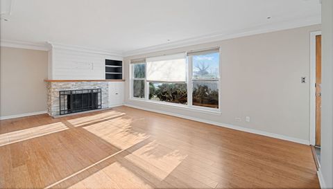 7303 N Kildare Avenue