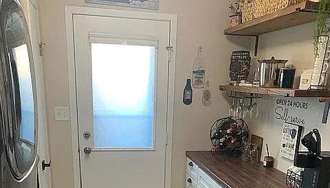 2428 Rolling Hill Dr