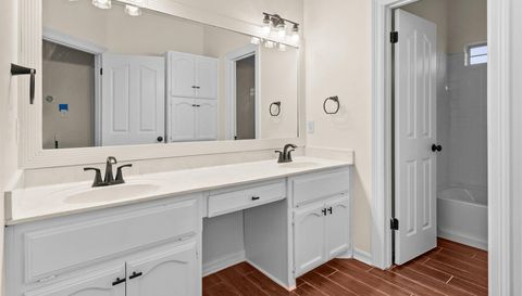 320 Woodland Oaks TRL