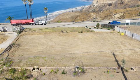 15221 Via De Las Olas