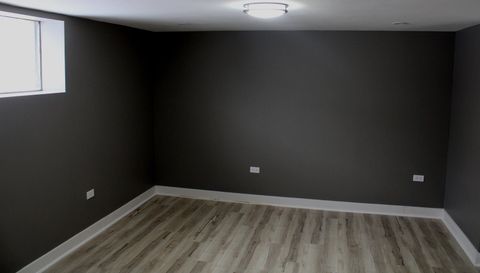 8312 S KENWOOD Avenue