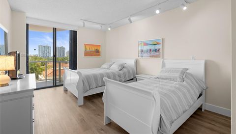 20281 E Country Club Dr