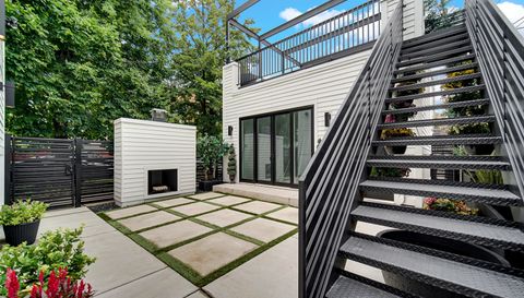 3434 W Palmer Street