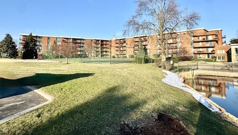 18 E Old Willow Road