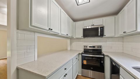 2110 Colony Dr SW
