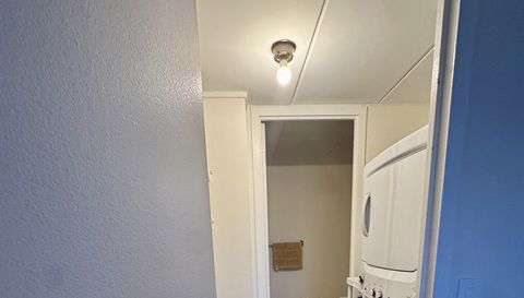 18 E Old Willow Road