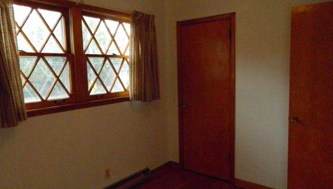 302 Mountain Gap Rd SE