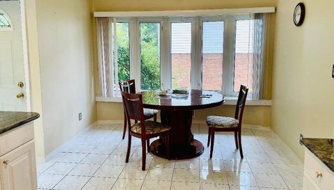 309 Continental Dr