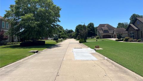 14 Laurelwood Drive