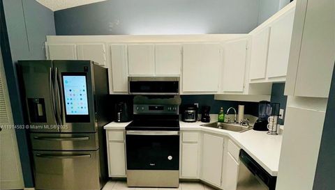 1025 Green Pine Blvd