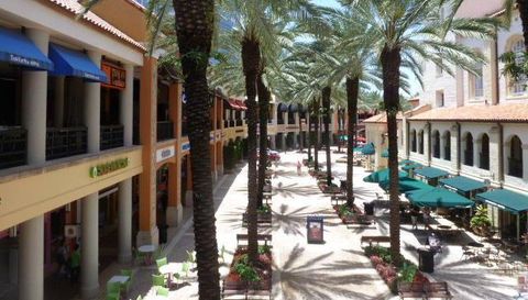 376 Forest Hill Boulevard