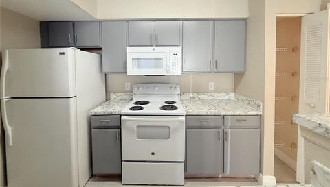 2214 GRAND CAYMAN COURT