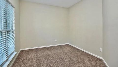 1212 Oakdale Commons Ct