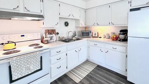 2613 HAWTHORNE Drive