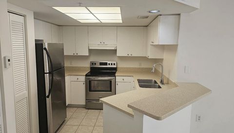 2033 SE 10th Ave Fort Lauderdale