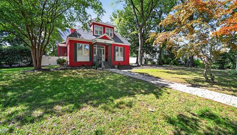 425 Roanoke Ave